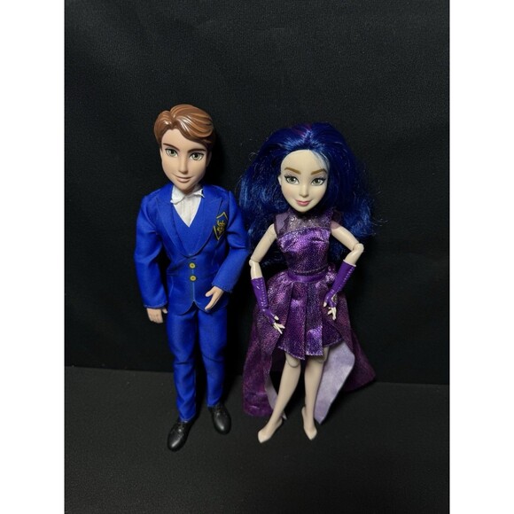 Disney Descendants E6042 Royal Couple Engagement 2-Doll Set – GUC – Articulated - Picture 2 of 8